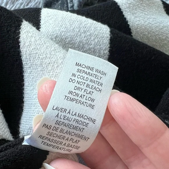 Women's Black and White V-Neck Cropped Sweater - Picture 5 of 5